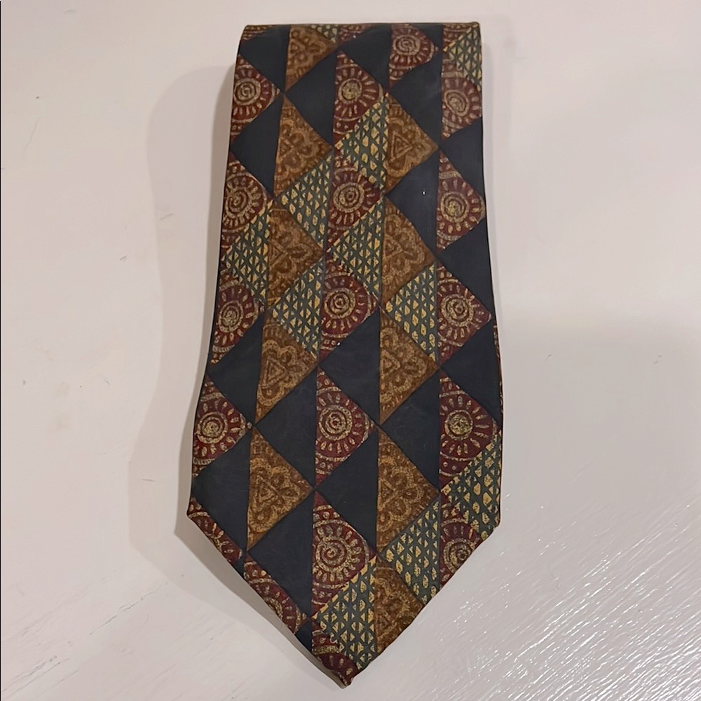 IKE BEHAR New York SILK TIE Geometric Patterned Necktie Black Wine Brown Vintage